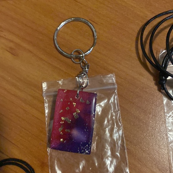 NECKLACES - Picture 7 of 10